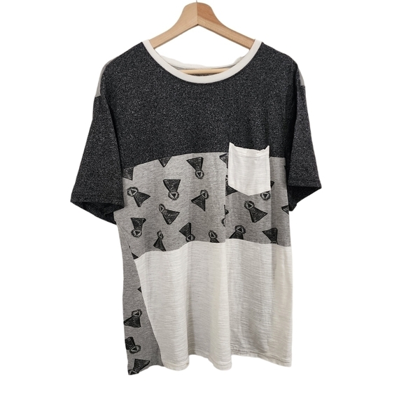 RUSTIC SOULS Gray Black Color Block Short Sleeve Pyramid Print Tee - Picture 1 of 5